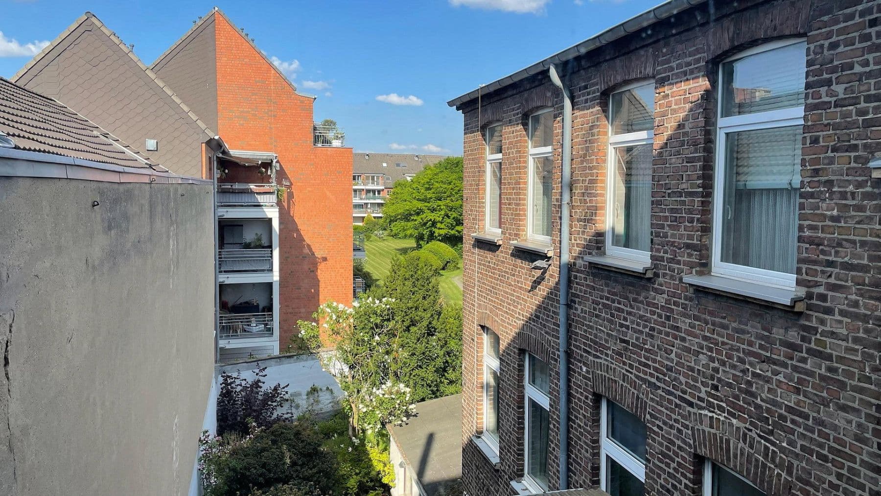 Prodej domu 492 m², pozemek 381 m², Further Straße 86, Neuss, Severní Porýní-Vestfálsko Prodej domu 492 m², pozemek 381 m², Further Straße 86, Neuss, Severní Porýní-Vestfálsko