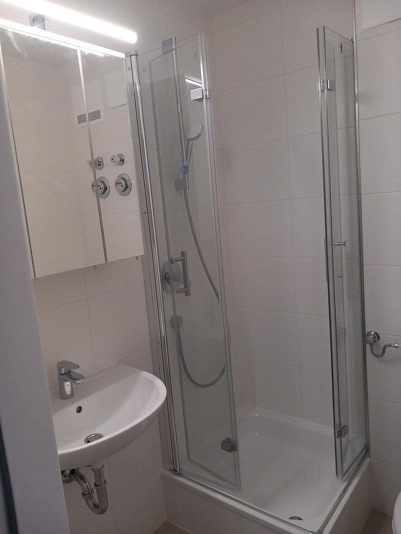 Pronájem bytu 2+1 58 m², Iptinger Str. 38, Mönsheim, Bádensko-Württembersko Pronájem bytu 2+1 58 m², Iptinger Str. 38, Mönsheim, Bádensko-Württembersko