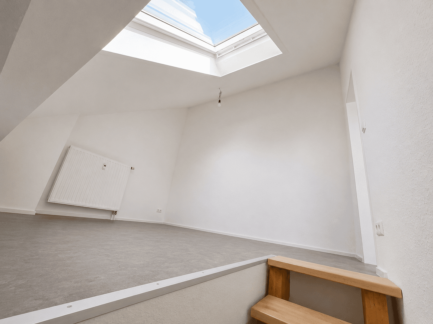 Pronájem bytu 2+1 58 m², Iptinger Str. 38, Mönsheim, Bádensko-Württembersko Pronájem bytu 2+1 58 m², Iptinger Str. 38, Mönsheim, Bádensko-Württembersko