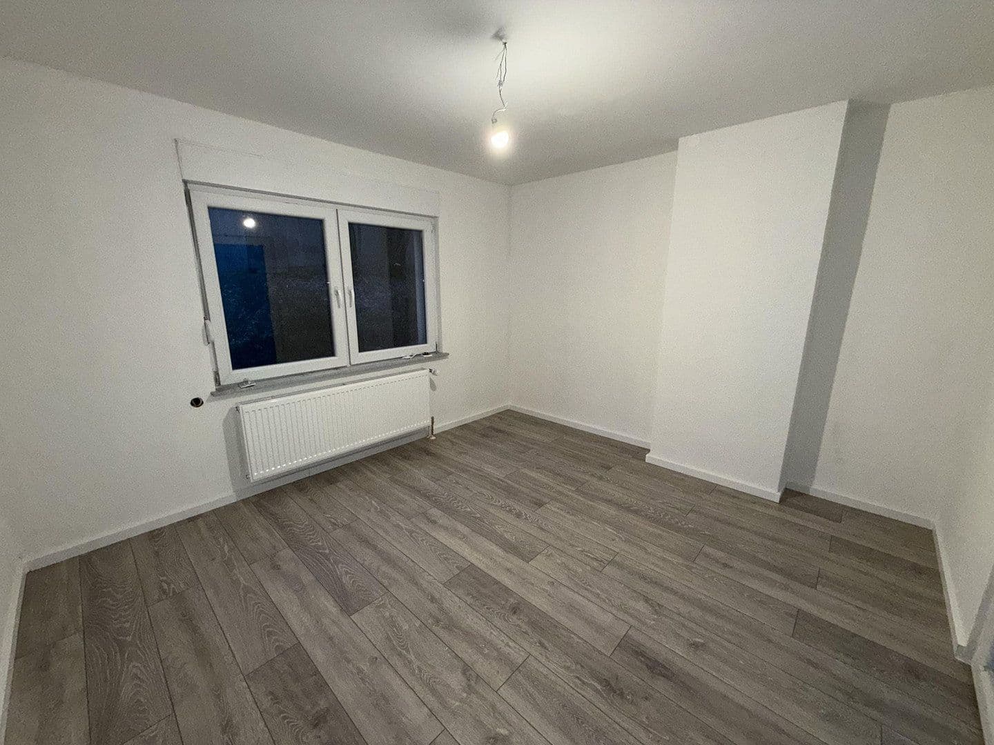 Pronájem bytu 3+1 65 m², Fürstenberg Straße 14, Hückeswagen, Severní Porýní-Vestfálsko Pronájem bytu 3+1 65 m², Fürstenberg Straße 14, Hückeswagen, Severní Porýní-Vestfálsko