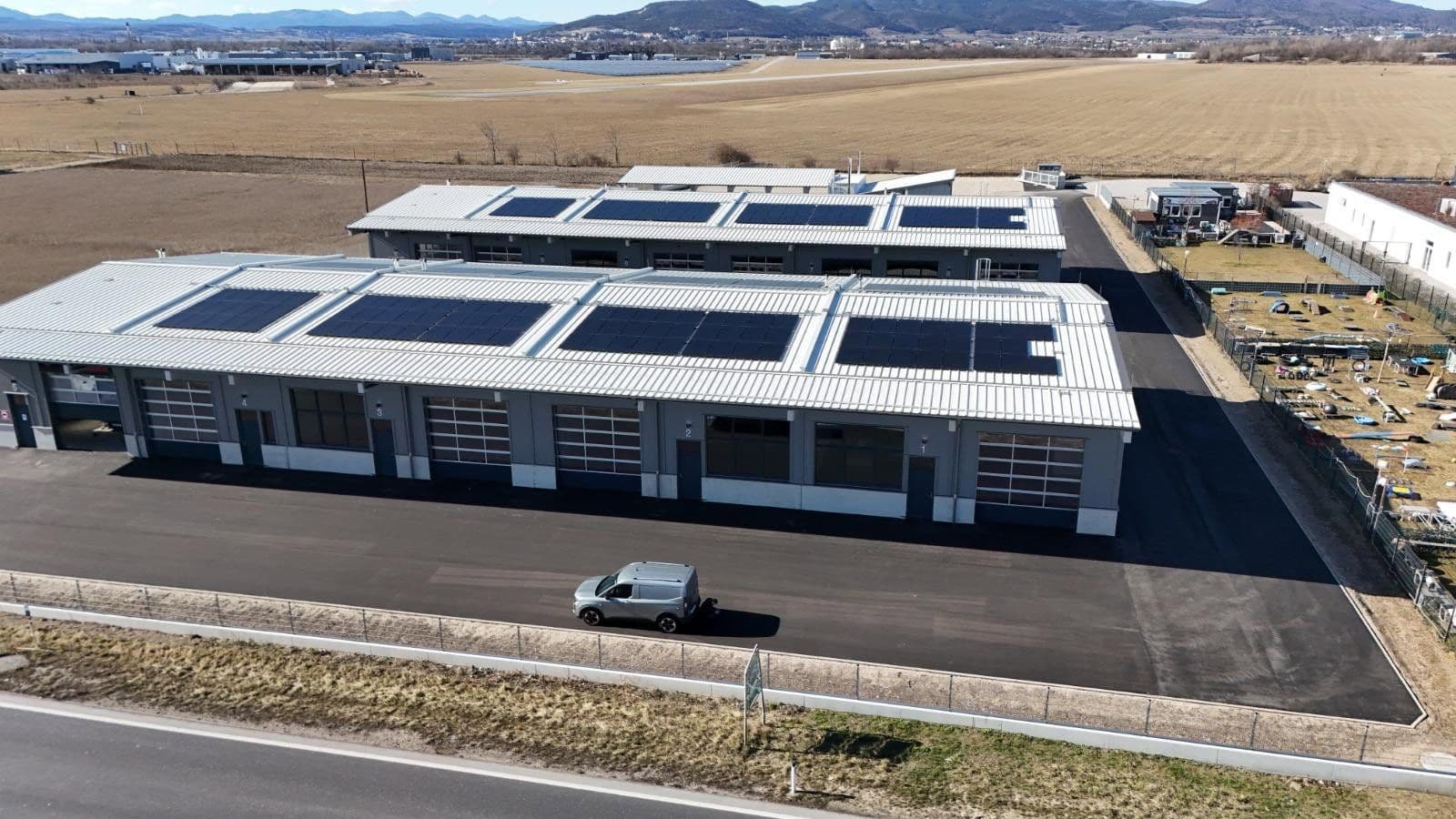 Pronájem nebytového prostoru 2.082 m², Gewerbepark B17 / II / Straße 3 / Objekt 11, Teesdorf, Dolní Rakousko Pronájem nebytového prostoru 2.082 m², Gewerbepark B17 / II / Straße 3 / Objekt 11, Teesdorf, Dolní Rakousko