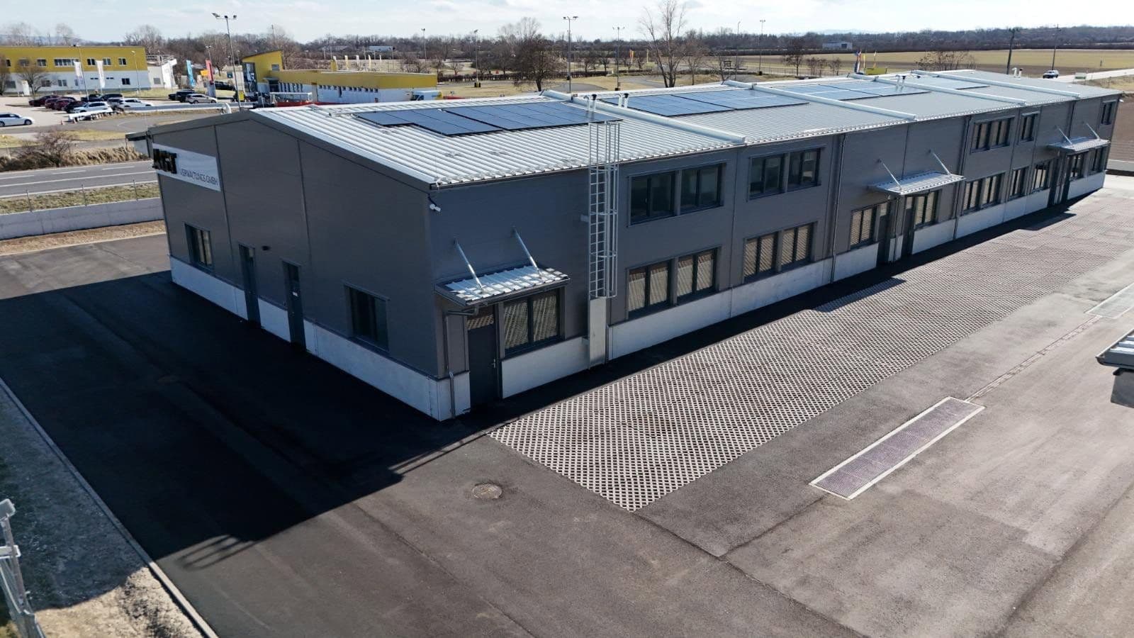 Pronájem nebytového prostoru 2.082 m², Gewerbepark B17 / II / Straße 3 / Objekt 11, Teesdorf, Dolní Rakousko Pronájem nebytového prostoru 2.082 m², Gewerbepark B17 / II / Straße 3 / Objekt 11, Teesdorf, Dolní Rakousko