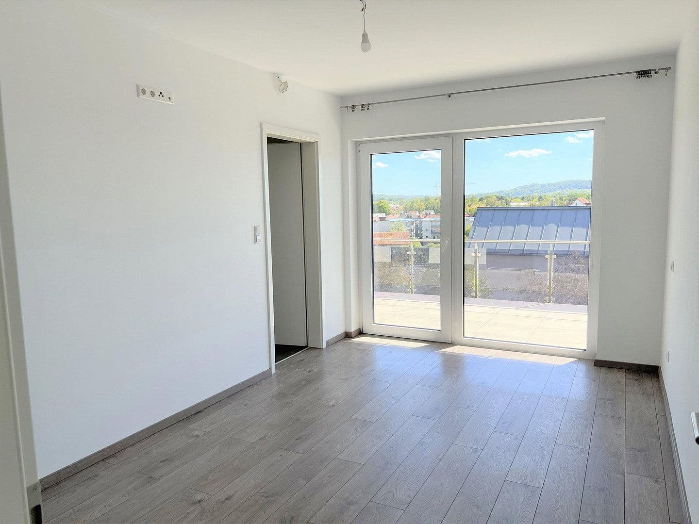 Prodej bytu 6+1 192 m², Am Hang 17, Wiesloch, Bádensko-Württembersko Prodej bytu 6+1 192 m², Am Hang 17, Wiesloch, Bádensko-Württembersko