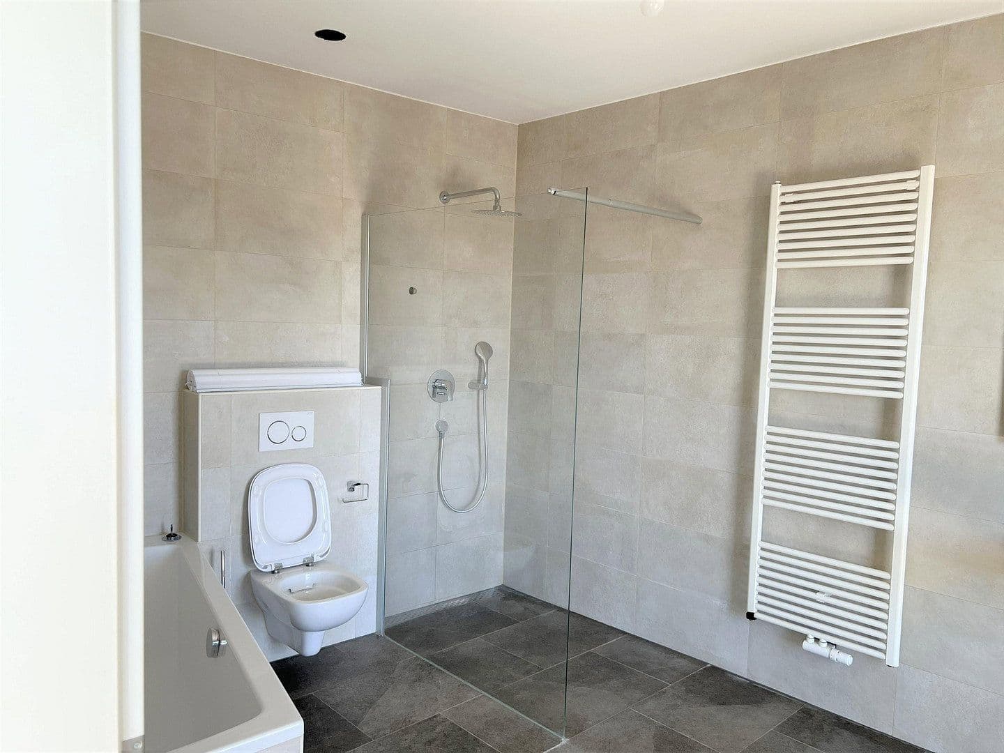 Prodej bytu 6+1 192 m², Am Hang 17, Wiesloch, Bádensko-Württembersko Prodej bytu 6+1 192 m², Am Hang 17, Wiesloch, Bádensko-Württembersko