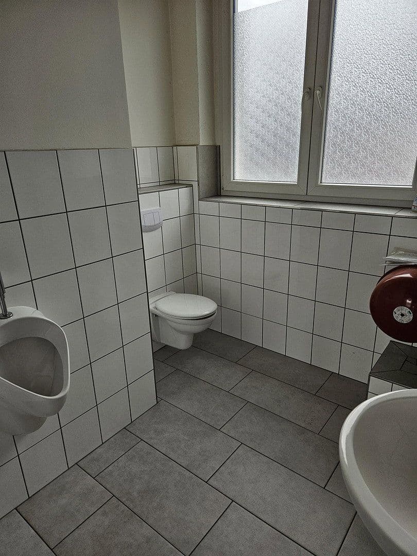 Pronájem nebytového prostoru 431 m², An der Steinert 7, Lüdenscheid, Severní Porýní-Vestfálsko Pronájem nebytového prostoru 431 m², An der Steinert 7, Lüdenscheid, Severní Porýní-Vestfálsko