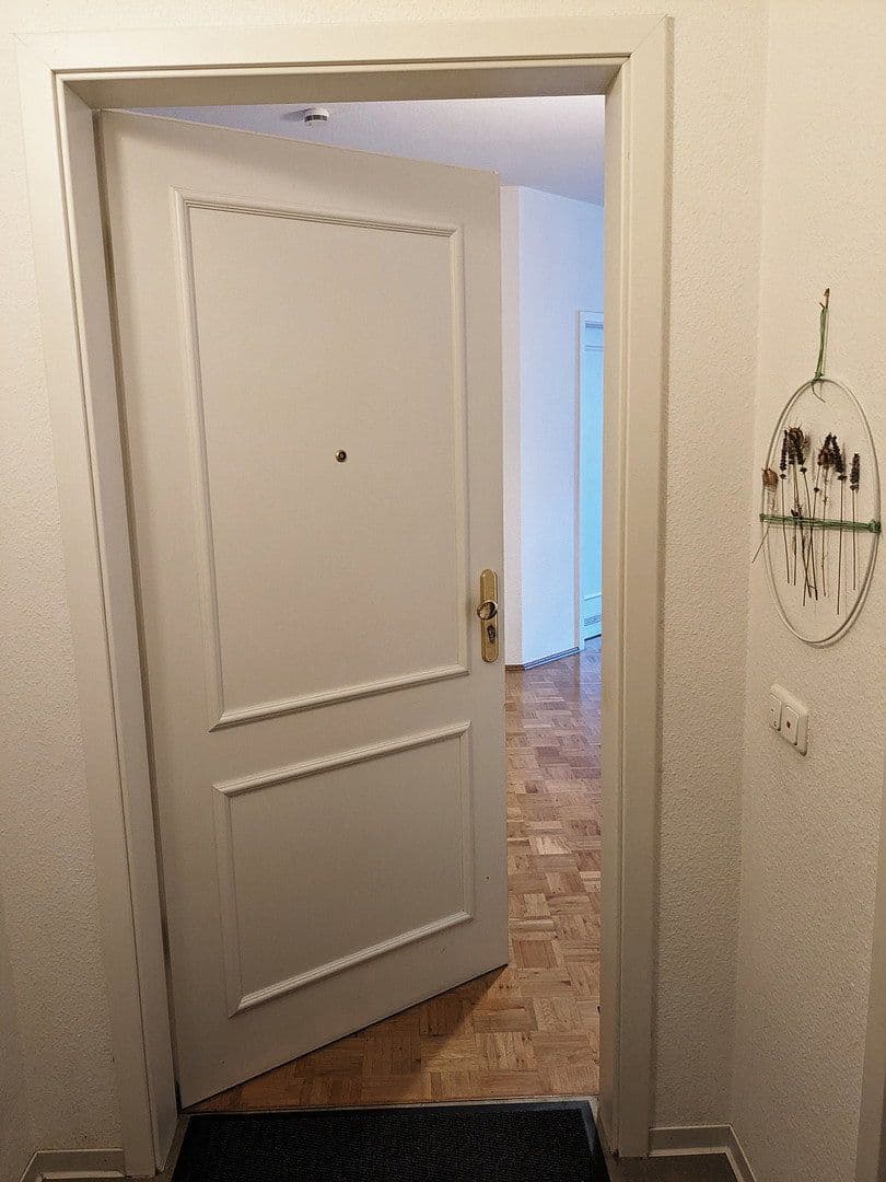 Pronájem bytu 3+1 79 m², Wormser Straße, Dresden, Sasko Pronájem bytu 3+1 79 m², Wormser Straße, Dresden, Sasko