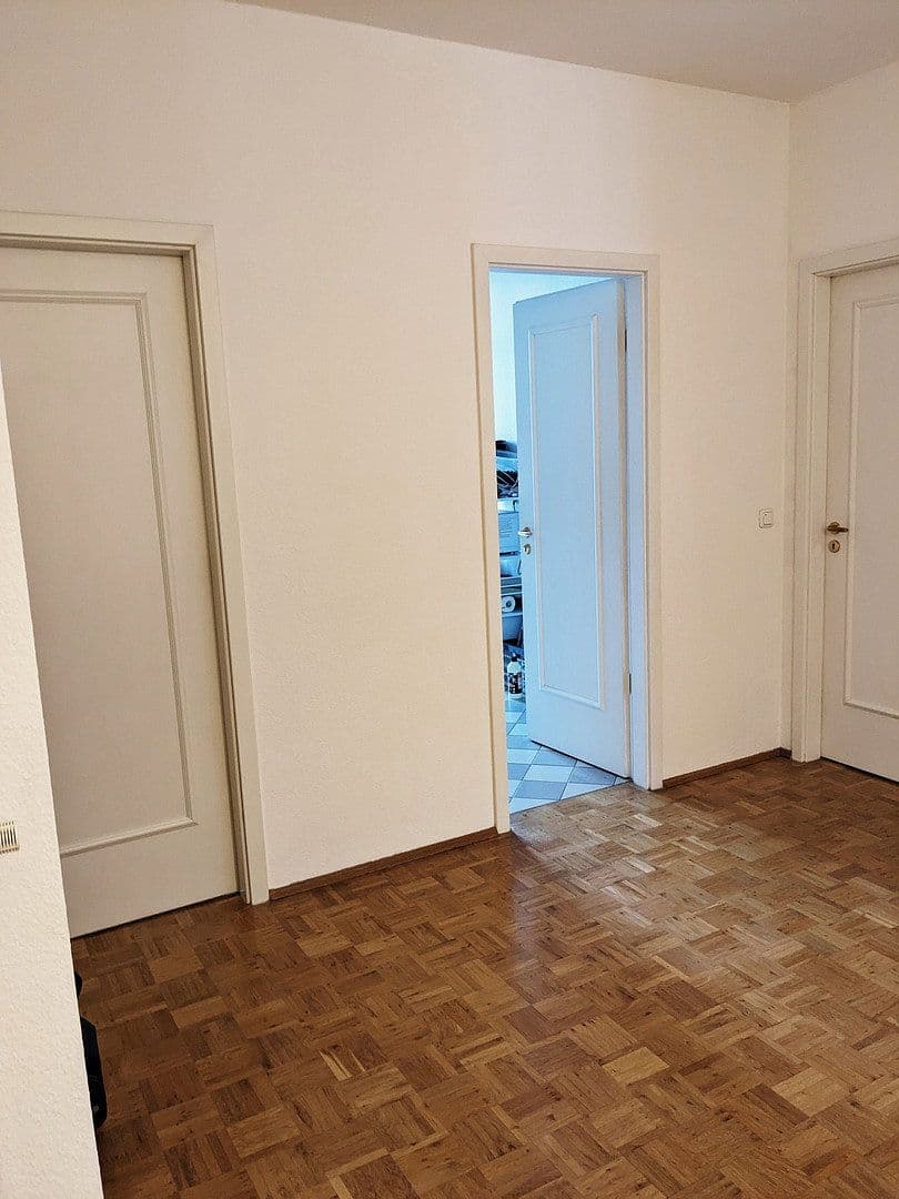 Pronájem bytu 3+1 79 m², Wormser Straße, Dresden, Sasko Pronájem bytu 3+1 79 m², Wormser Straße, Dresden, Sasko