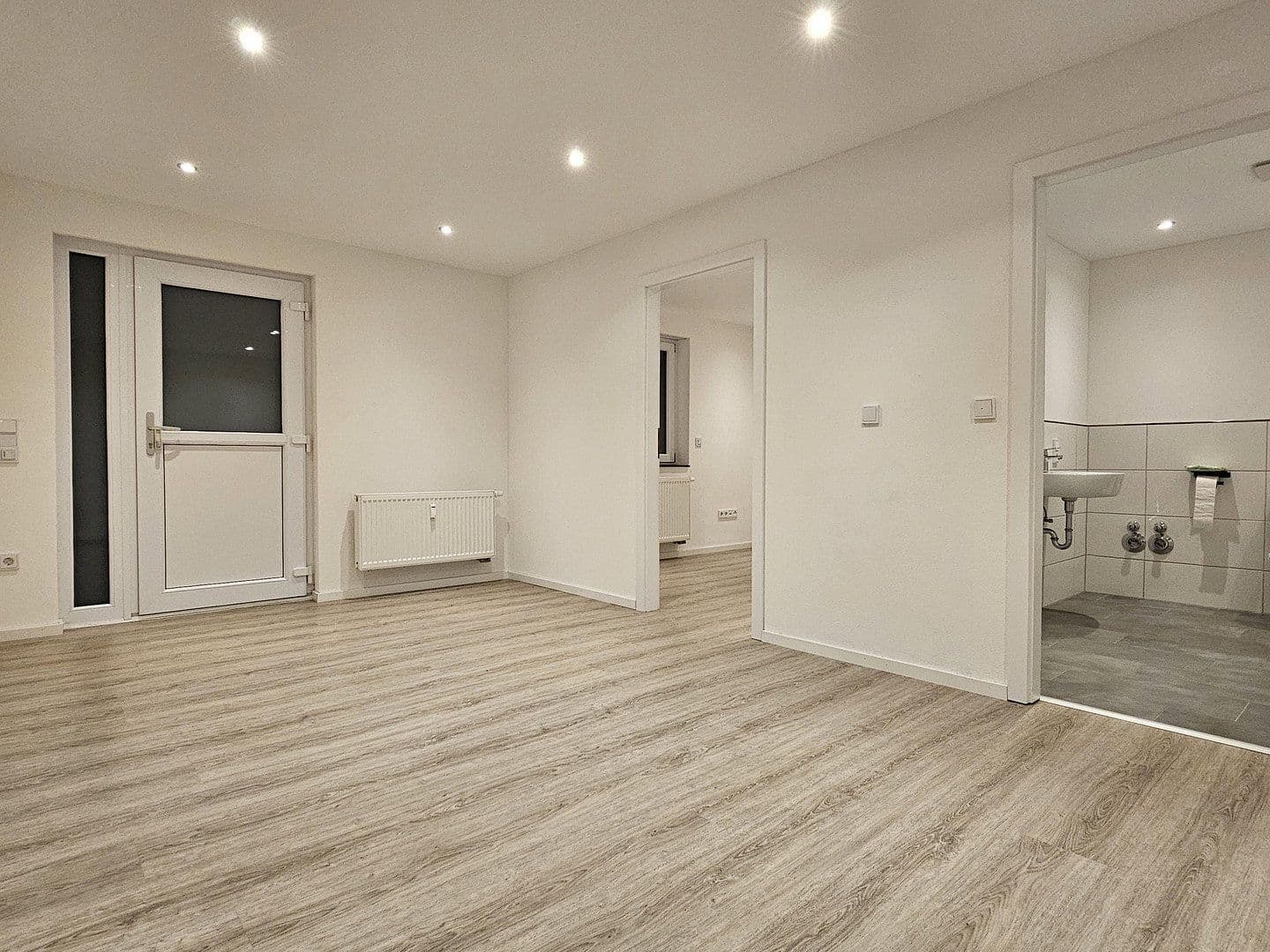 Pronájem bytu 4+1 95 m², Tauberbischofsheim, Bádensko-Württembersko Pronájem bytu 4+1 95 m², Tauberbischofsheim, Bádensko-Württembersko