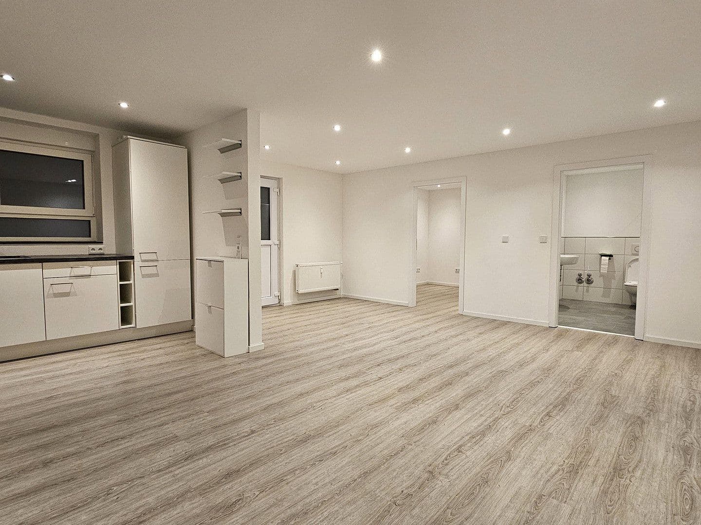 Pronájem bytu 4+1 95 m², Tauberbischofsheim, Bádensko-Württembersko Pronájem bytu 4+1 95 m², Tauberbischofsheim, Bádensko-Württembersko