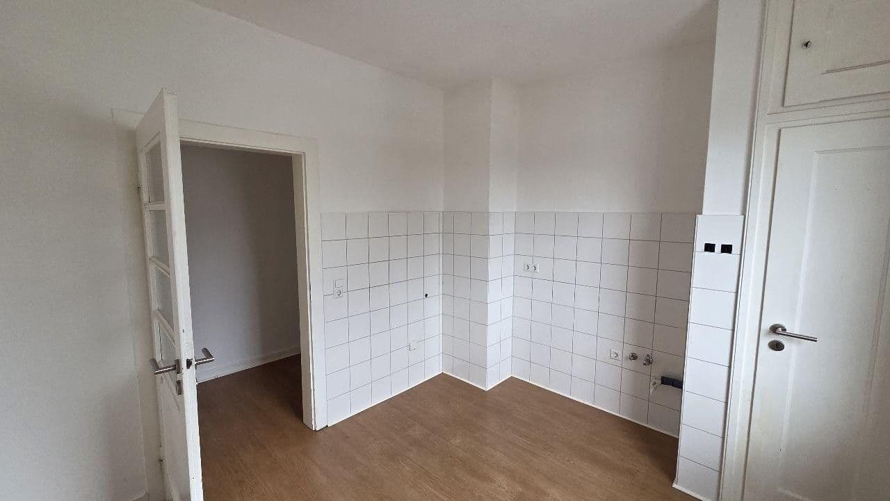 Pronájem bytu 4+1 100 m², Schatenstr. 14, Bielefeld, Severní Porýní-Vestfálsko Pronájem bytu 4+1 100 m², Schatenstr. 14, Bielefeld, Severní Porýní-Vestfálsko