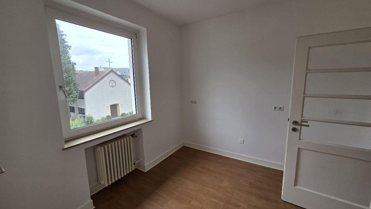 Pronájem bytu 4+1 100 m², Schatenstr. 14, Bielefeld, Severní Porýní-Vestfálsko Pronájem bytu 4+1 100 m², Schatenstr. 14, Bielefeld, Severní Porýní-Vestfálsko