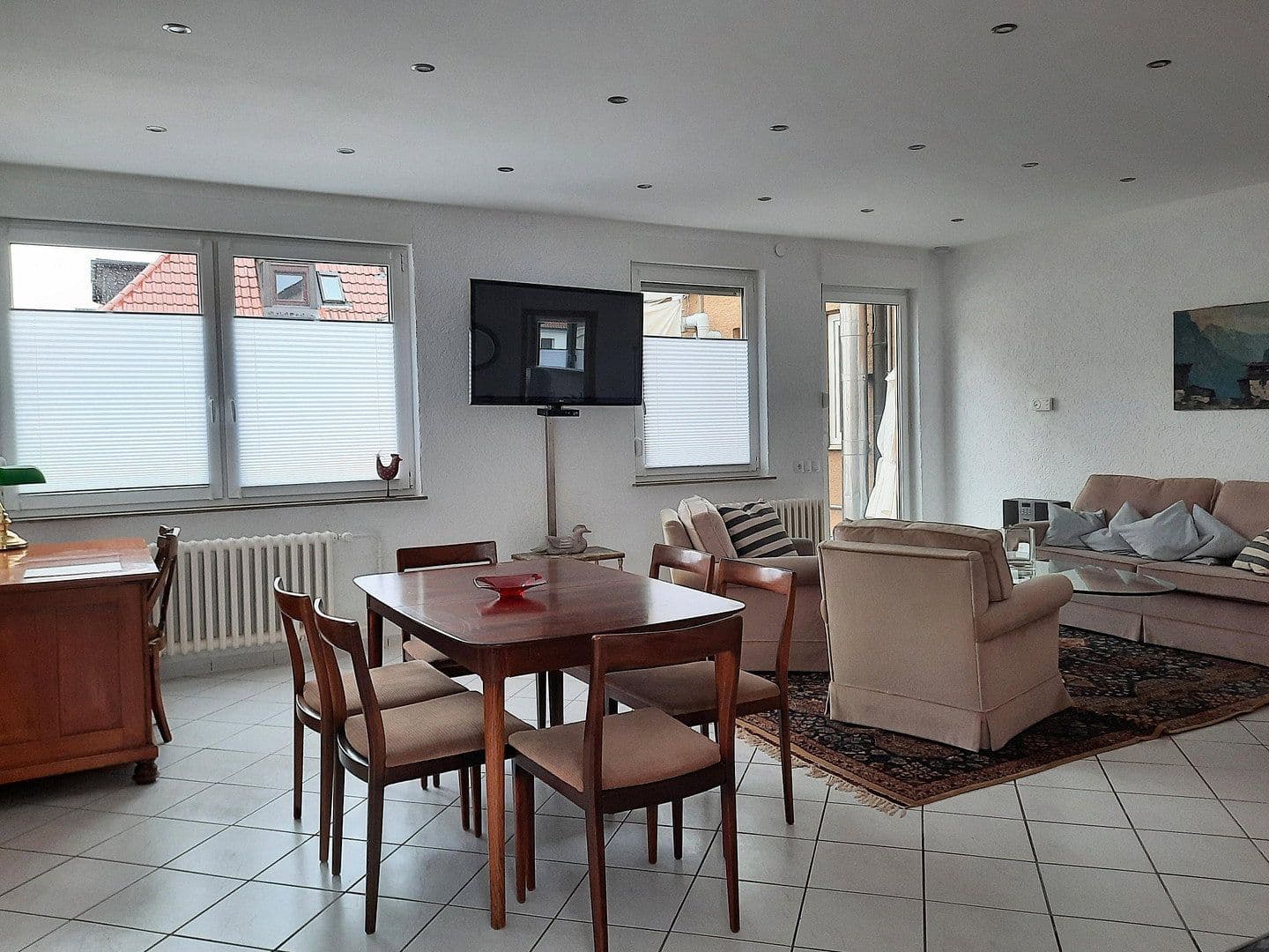 Pronájem bytu 3+1 78 m², Fellbach, Bádensko-Württembersko Pronájem bytu 3+1 78 m², Fellbach, Bádensko-Württembersko