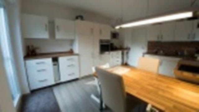 Pronájem domu 290 m², pozemek 680 m², Thumenberger Weg 130, Nuernberg, Bavorsko Pronájem domu 290 m², pozemek 680 m², Thumenberger Weg 130, Nuernberg, Bavorsko
