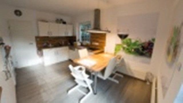 Pronájem domu 290 m², pozemek 680 m², Thumenberger Weg 130, Nuernberg, Bavorsko Pronájem domu 290 m², pozemek 680 m², Thumenberger Weg 130, Nuernberg, Bavorsko