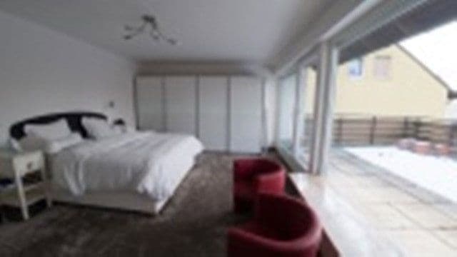 Pronájem domu 290 m², pozemek 680 m², Thumenberger Weg 130, Nuernberg, Bavorsko Pronájem domu 290 m², pozemek 680 m², Thumenberger Weg 130, Nuernberg, Bavorsko