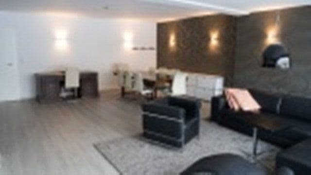 Pronájem domu 290 m², pozemek 680 m², Thumenberger Weg 130, Nuernberg, Bavorsko Pronájem domu 290 m², pozemek 680 m², Thumenberger Weg 130, Nuernberg, Bavorsko