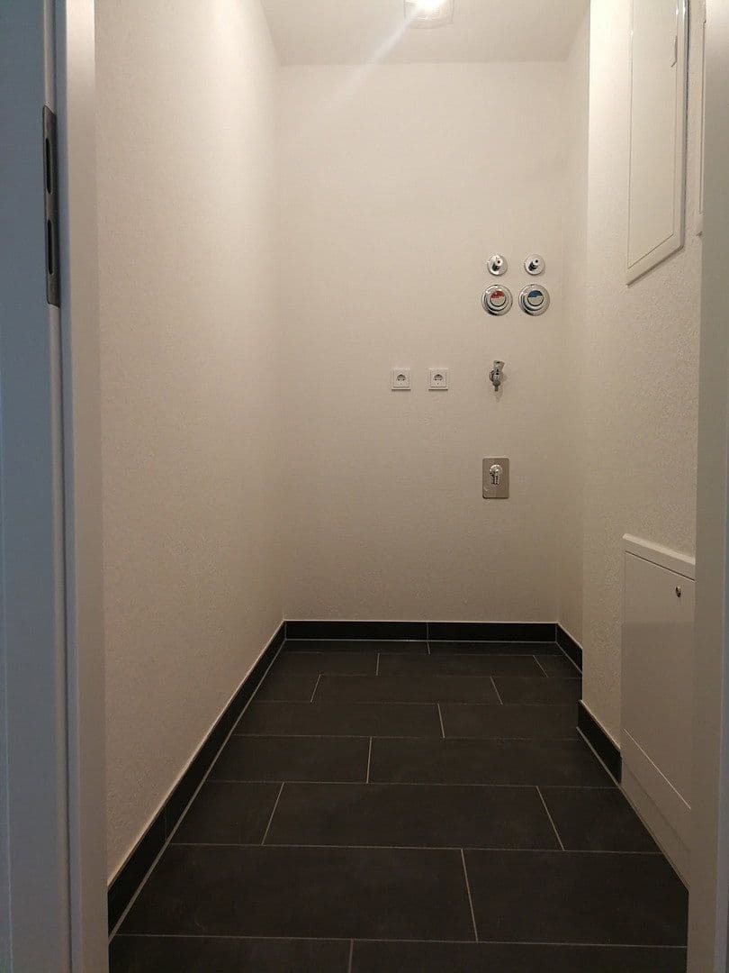 Pronájem bytu 2+1 64 m², Kattreinstraße 71, Darmstadt, Hessen Pronájem bytu 2+1 64 m², Kattreinstraße 71, Darmstadt, Hessen