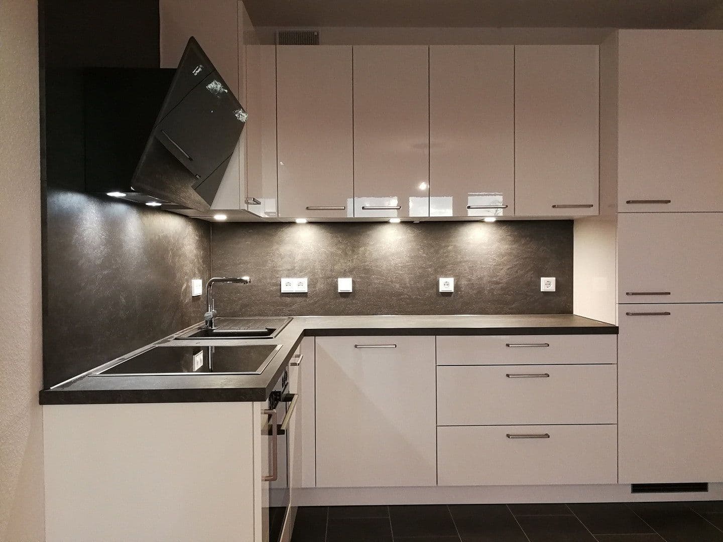 Pronájem bytu 2+1 64 m², Kattreinstraße 71, Darmstadt, Hessen Pronájem bytu 2+1 64 m², Kattreinstraße 71, Darmstadt, Hessen