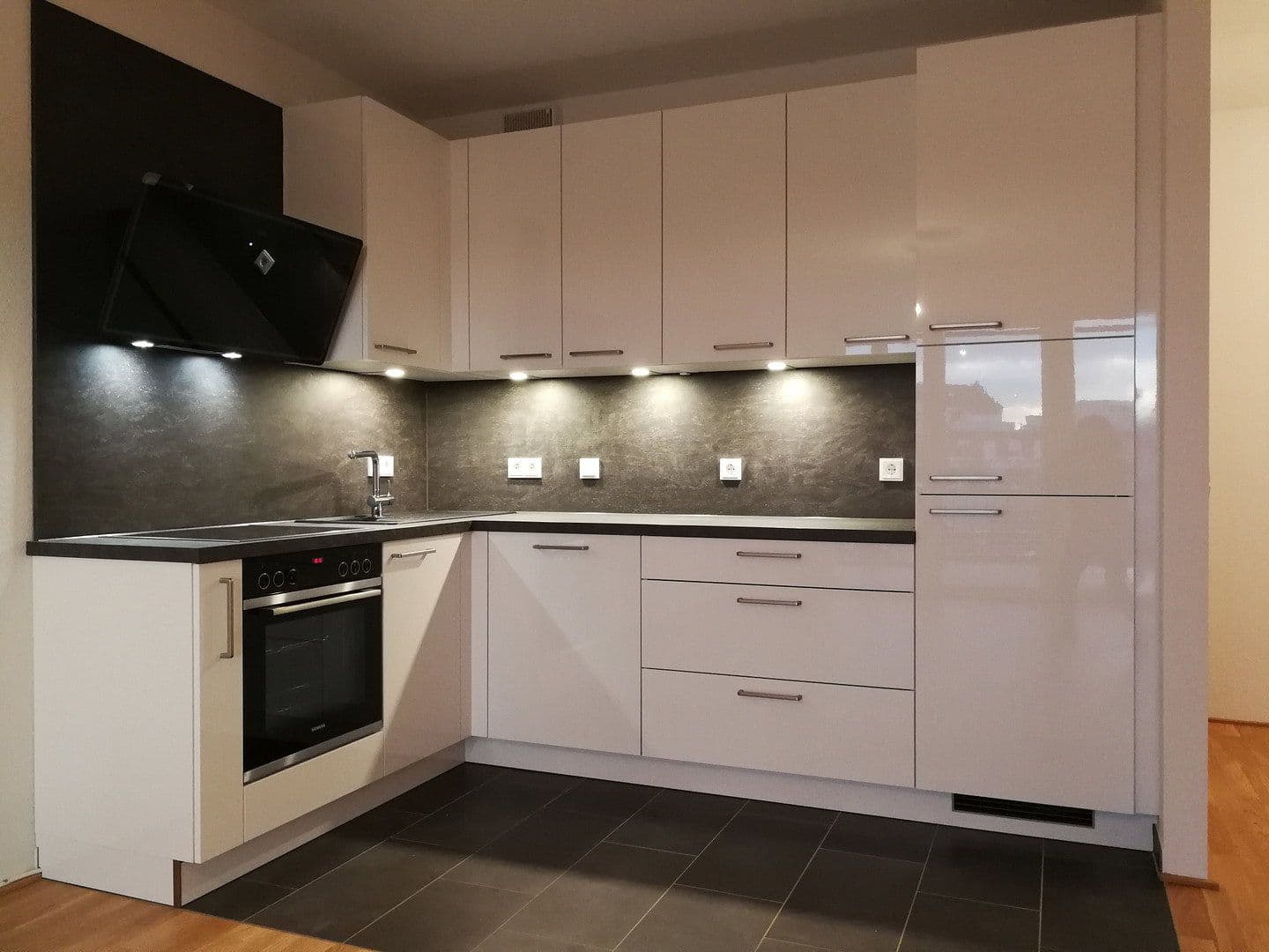 Pronájem bytu 2+1 64 m², Kattreinstraße 71, Darmstadt, Hessen Pronájem bytu 2+1 64 m², Kattreinstraße 71, Darmstadt, Hessen