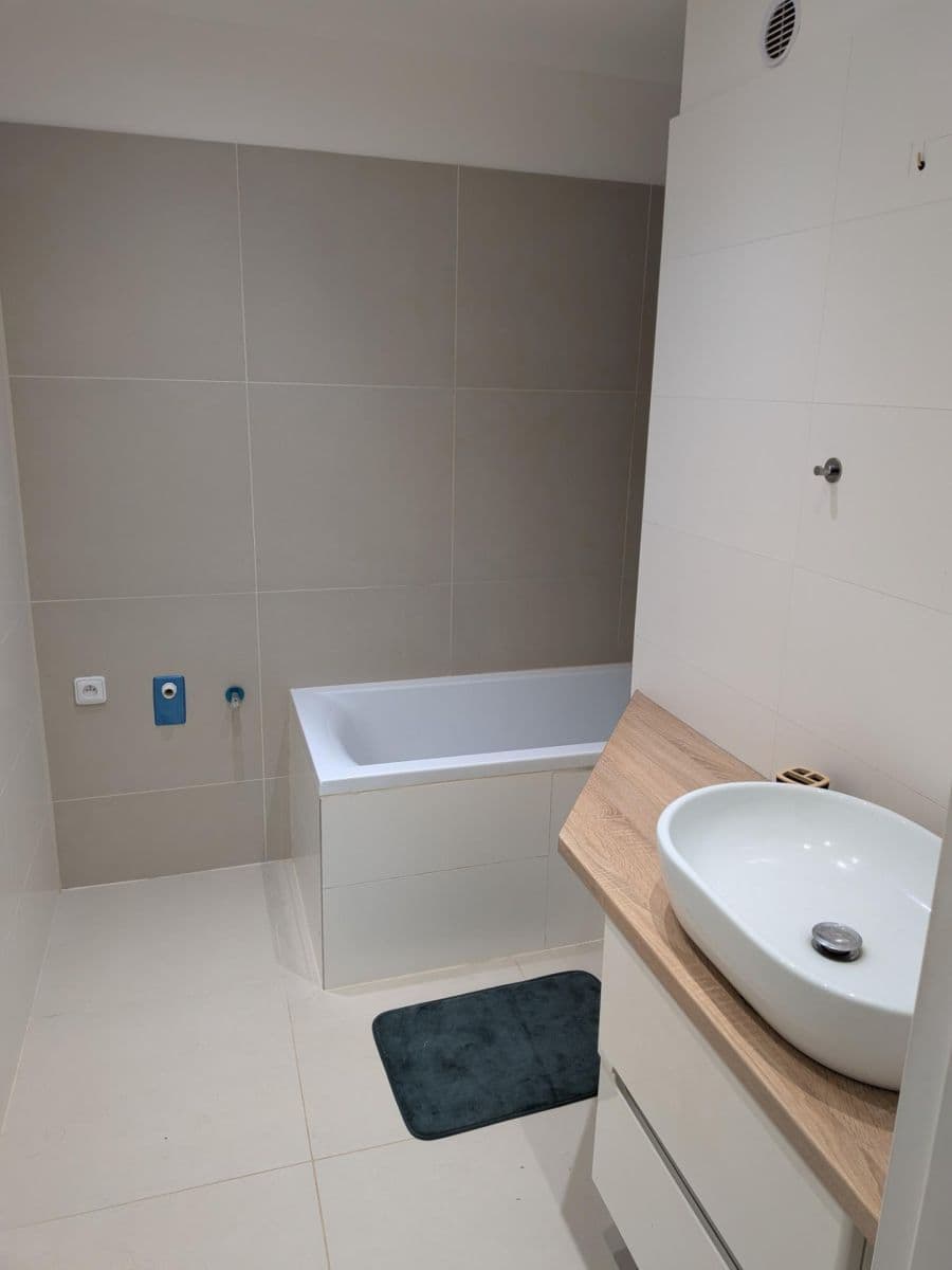 Pronájem bytu 3+1 75 m², Norská, Kladno, Středočeský kraj Pronájem bytu 3+1 75 m², Norská, Kladno, Středočeský kraj
