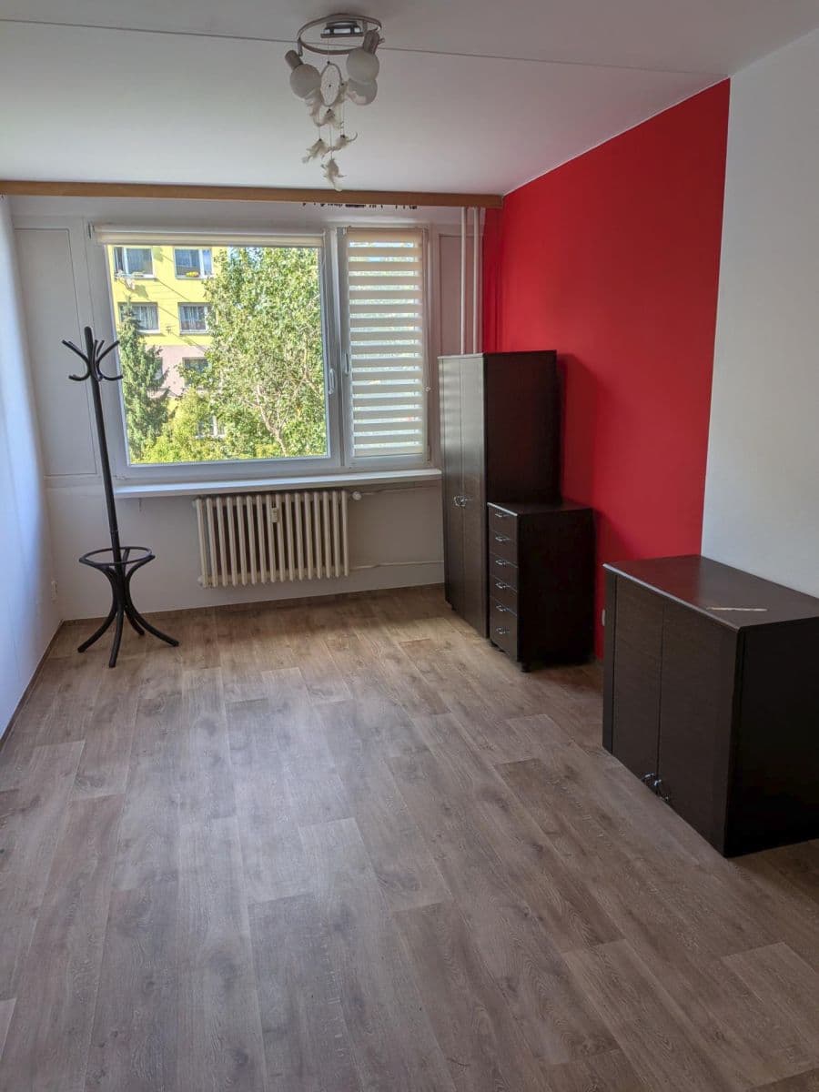 Pronájem bytu 3+1 75 m², Norská, Kladno, Středočeský kraj Pronájem bytu 3+1 75 m², Norská, Kladno, Středočeský kraj