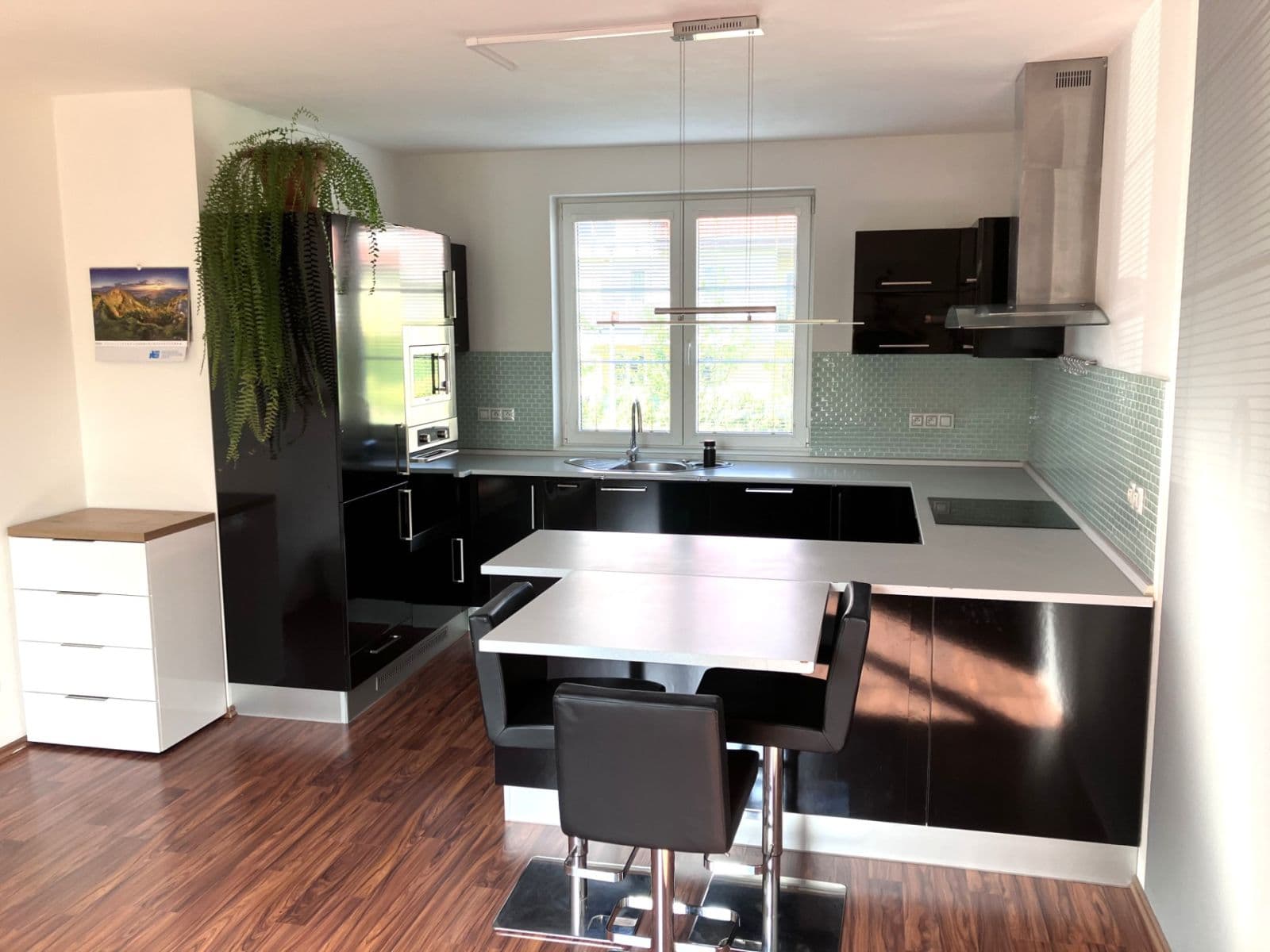 Pronájem bytu 3+kk 70 m², Tisová, Holubice, Středočeský kraj Pronájem bytu 3+kk 70 m², Tisová, Holubice, Středočeský kraj