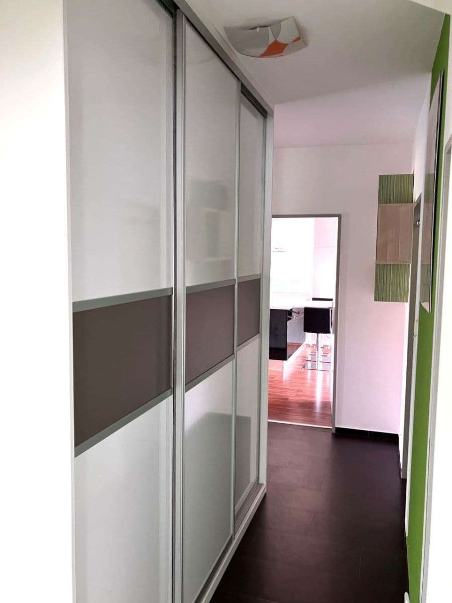 Pronájem bytu 3+kk 70 m², Tisová, Holubice, Středočeský kraj Pronájem bytu 3+kk 70 m², Tisová, Holubice, Středočeský kraj