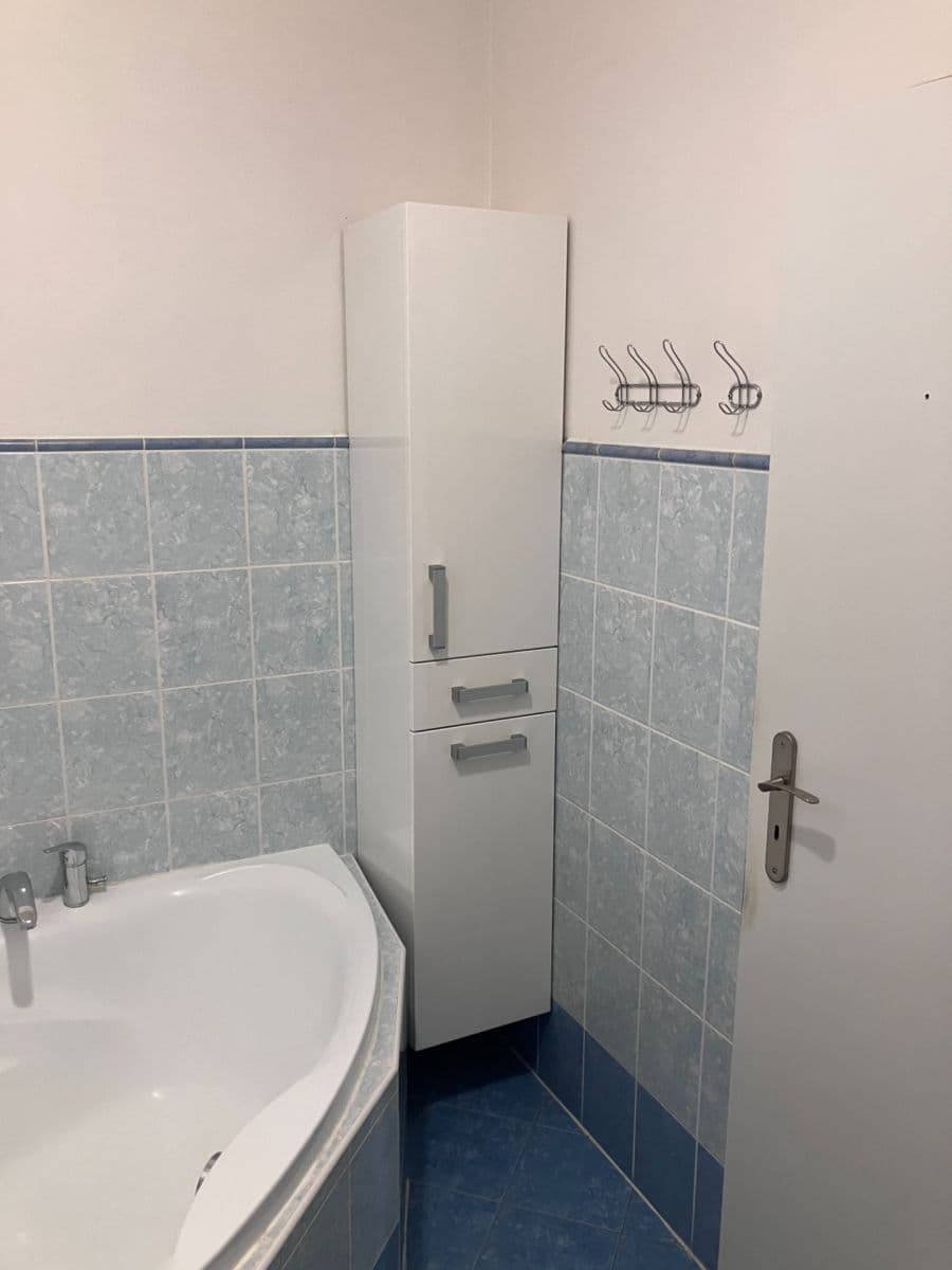 Pronájem bytu 3+kk 70 m², Tisová, Holubice, Středočeský kraj Pronájem bytu 3+kk 70 m², Tisová, Holubice, Středočeský kraj