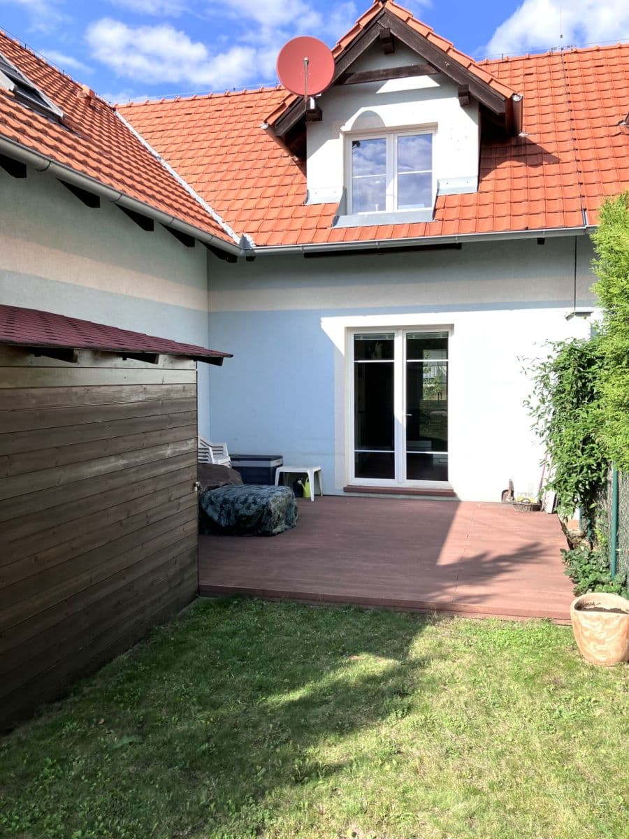 Pronájem bytu 3+kk 70 m², Tisová, Holubice, Středočeský kraj Pronájem bytu 3+kk 70 m², Tisová, Holubice, Středočeský kraj