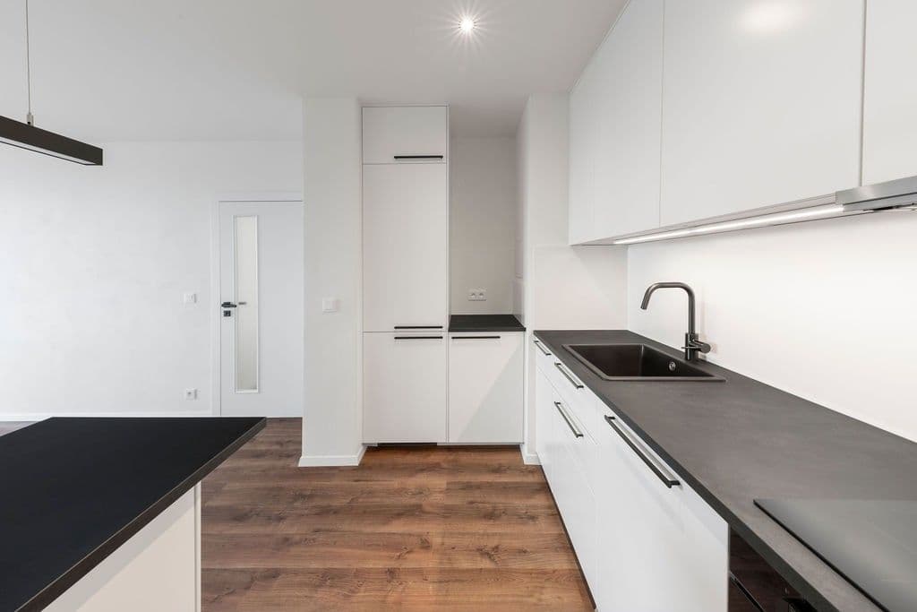 Prodej bytu 3+1 70 m², Poljanovova, Praha, Praha Prodej bytu 3+1 70 m², Poljanovova, Praha, Praha