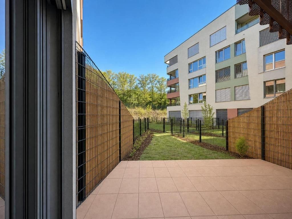 Pronájem bytu 3+kk 54 m², U Komína, Praha, Praha Pronájem bytu 3+kk 54 m², U Komína, Praha, Praha