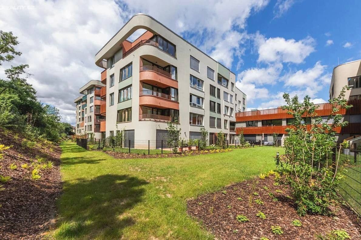 Pronájem bytu 3+kk 54 m², U Komína, Praha, Praha Pronájem bytu 3+kk 54 m², U Komína, Praha, Praha
