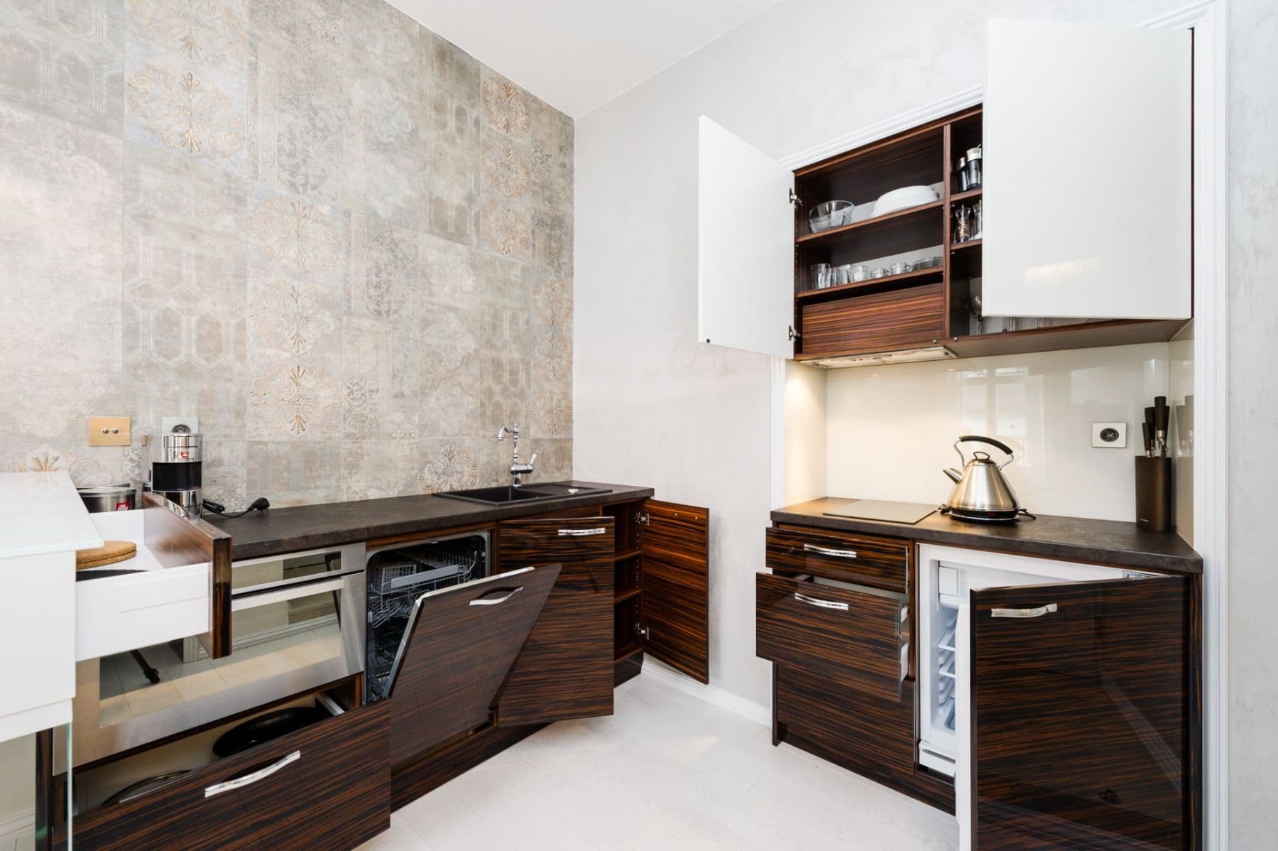 Pronájem bytu 1+kk 30 m², V Lesíčku, Praha, Praha Pronájem bytu 1+kk 30 m², V Lesíčku, Praha, Praha