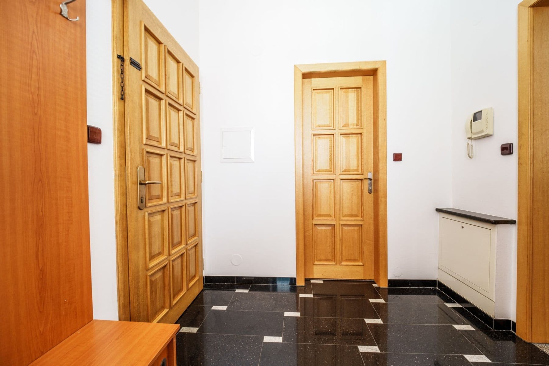 Pronájem bytu 1+kk 35 m², Pravá, Praha, Praha Pronájem bytu 1+kk 35 m², Pravá, Praha, Praha