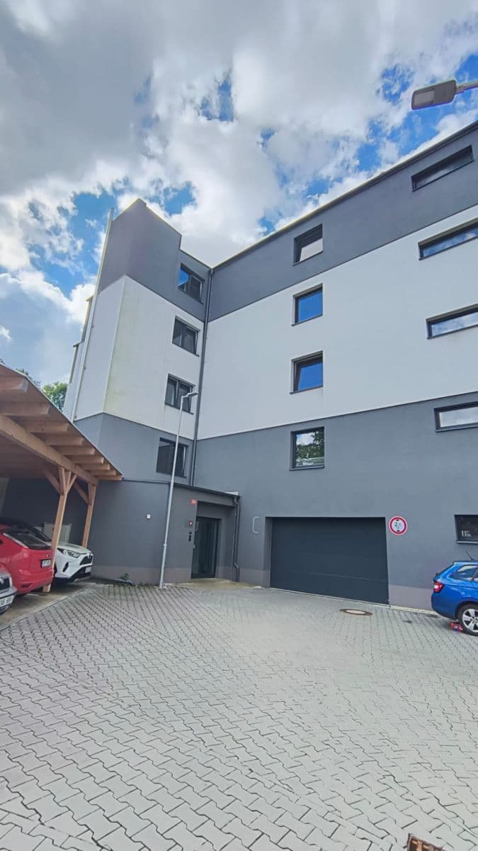 Pronájem bytu 3+kk 83 m², V Kněžívce, Tuchoměřice, Středočeský kraj Pronájem bytu 3+kk 83 m², V Kněžívce, Tuchoměřice, Středočeský kraj