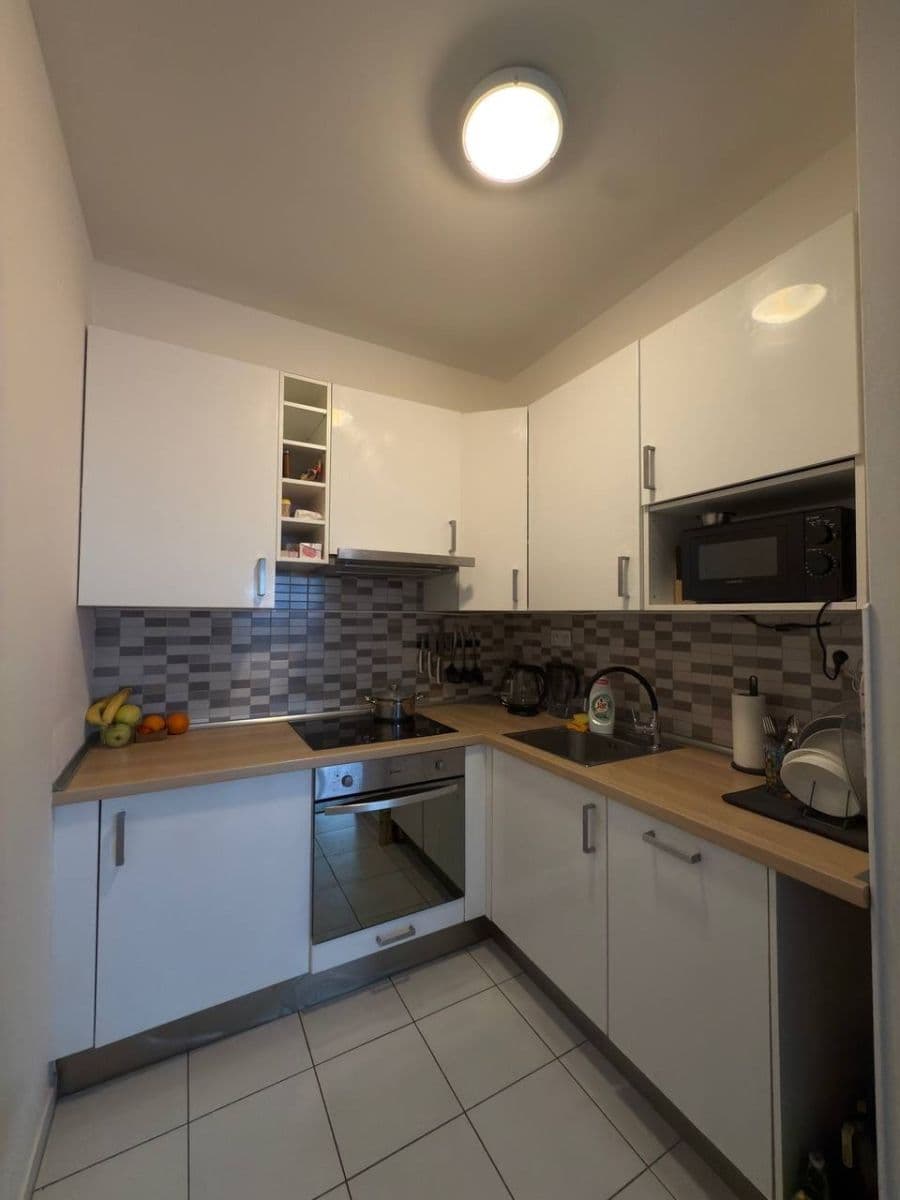 Pronájem bytu 1+kk 34 m², Běluňská, Praha, Praha Pronájem bytu 1+kk 34 m², Běluňská, Praha, Praha