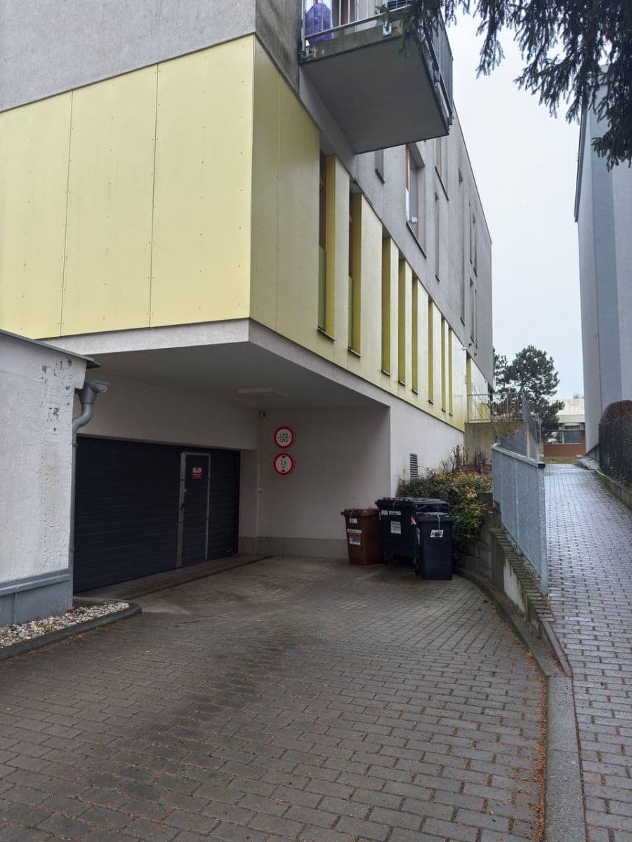 Pronájem bytu 1+kk 34 m², Běluňská, Praha, Praha Pronájem bytu 1+kk 34 m², Běluňská, Praha, Praha
