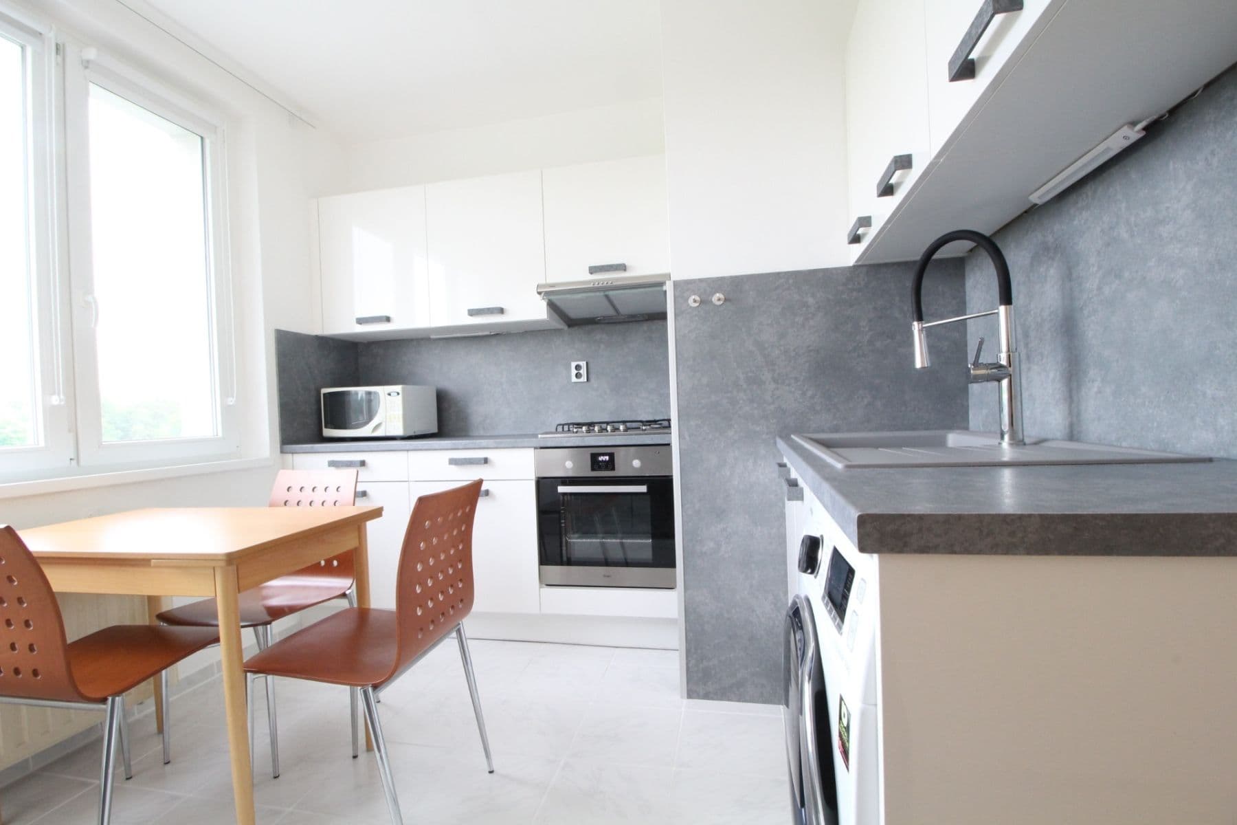 Pronájem bytu 2+1 52 m², Arbesova, Kladno, Středočeský kraj Pronájem bytu 2+1 52 m², Arbesova, Kladno, Středočeský kraj