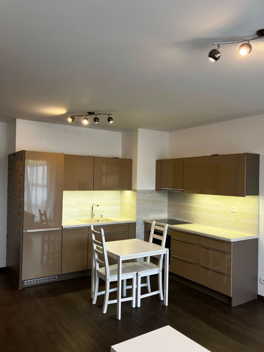 Pronájem bytu 2+kk 46 m², Nezvalova, Olomouc, Olomoucký kraj Pronájem bytu 2+kk 46 m², Nezvalova, Olomouc, Olomoucký kraj