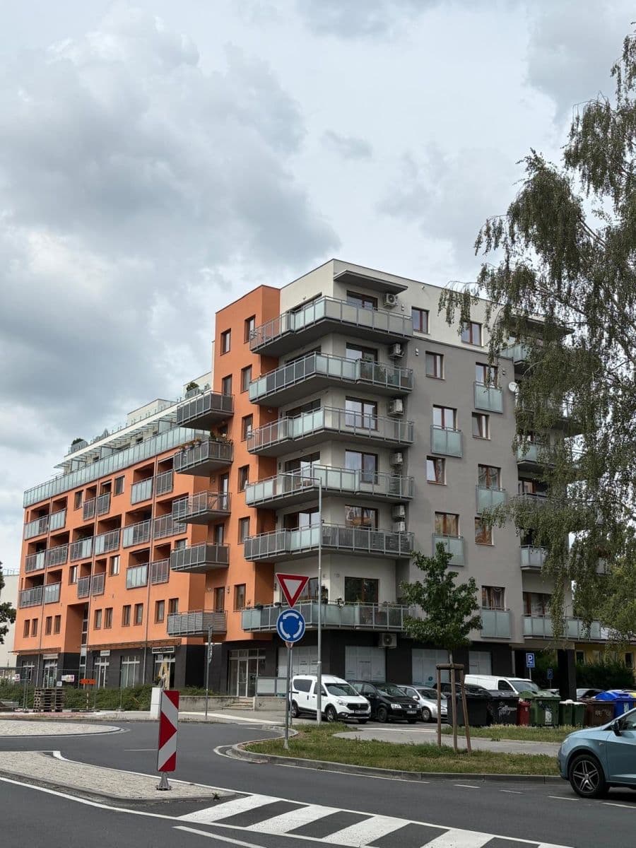 Pronájem bytu 2+kk 46 m², Nezvalova, Olomouc, Olomoucký kraj Pronájem bytu 2+kk 46 m², Nezvalova, Olomouc, Olomoucký kraj