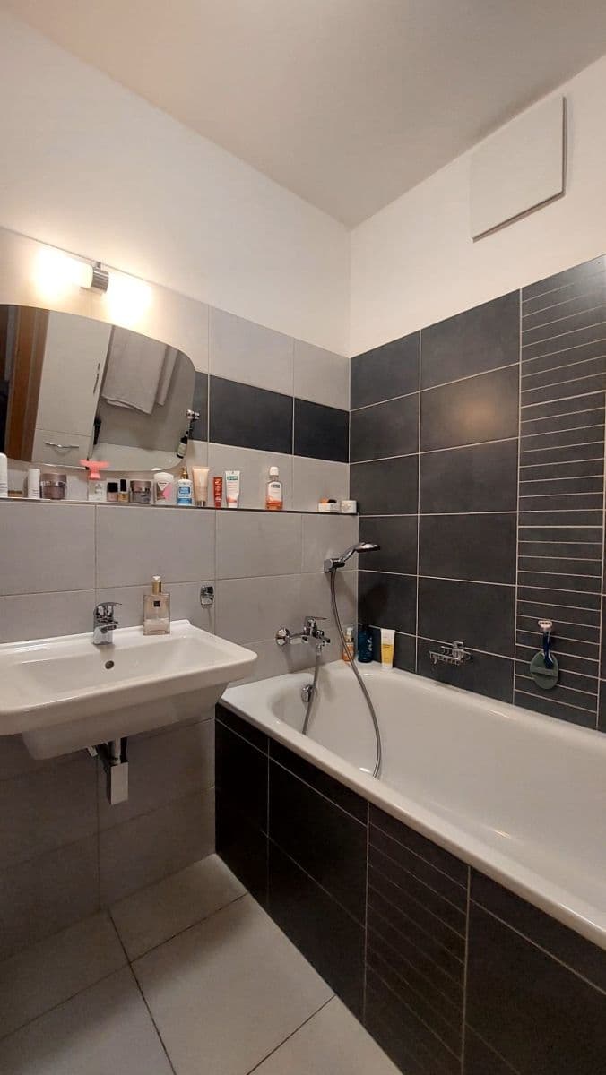 Prodej bytu 3+1 76 m², Kurta Konráda, Praha, Praha Prodej bytu 3+1 76 m², Kurta Konráda, Praha, Praha