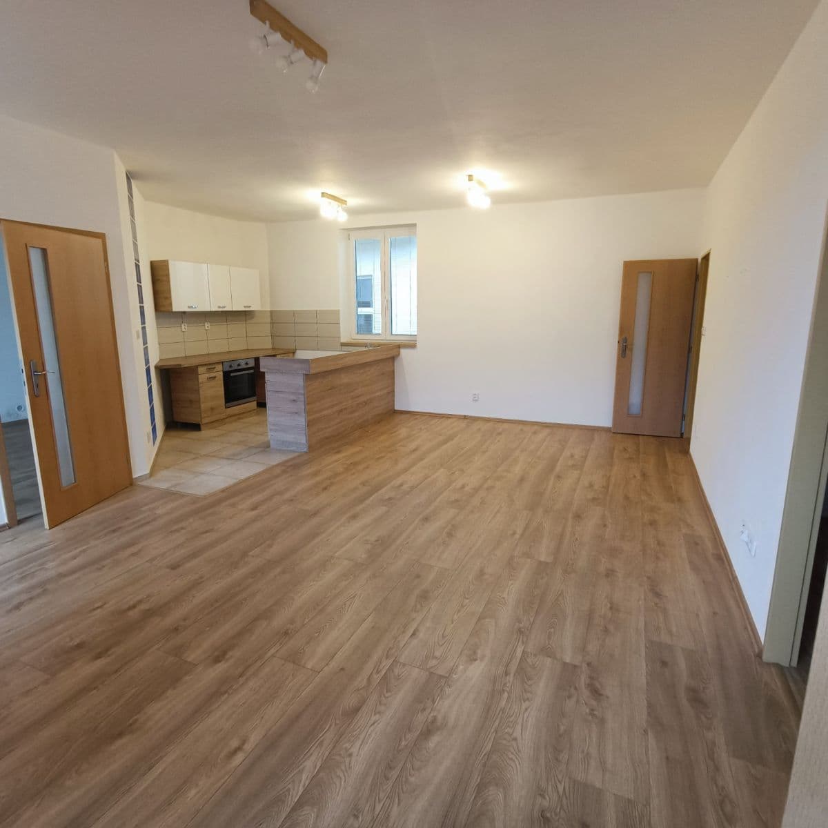 Pronájem bytu 3+kk 78 m², náměstí T. G. Masaryka, Sedlčany, Středočeský kraj Pronájem bytu 3+kk 78 m², náměstí T. G. Masaryka, Sedlčany, Středočeský kraj