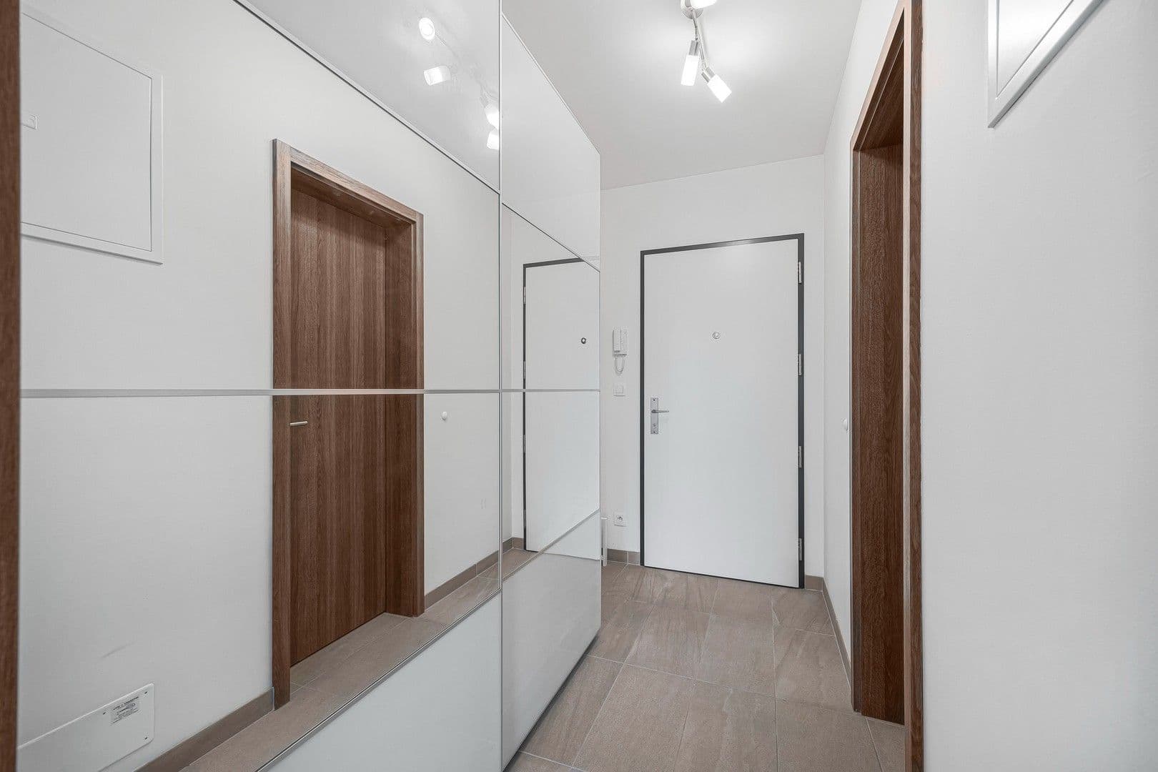 Pronájem bytu 1+kk 33 m², Strnadových, Praha, Praha Pronájem bytu 1+kk 33 m², Strnadových, Praha, Praha