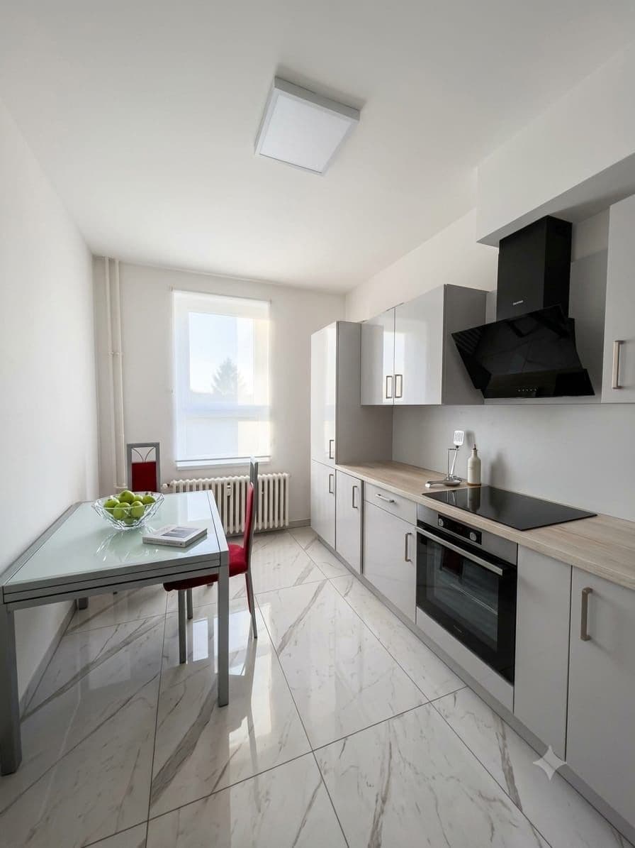 Pronájem bytu 2+1 74 m², Koptova, Karlovy Vary, Karlovarský kraj Pronájem bytu 2+1 74 m², Koptova, Karlovy Vary, Karlovarský kraj