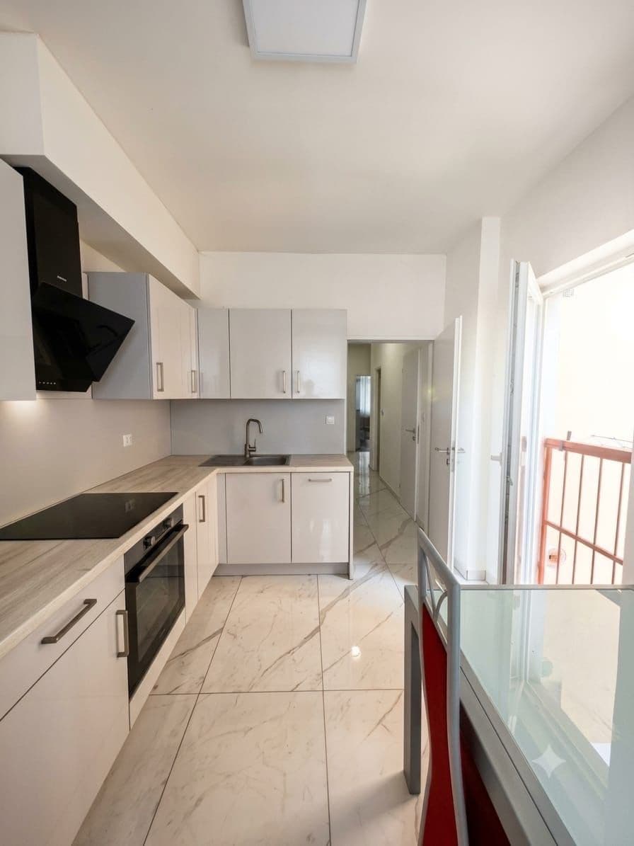 Pronájem bytu 2+1 74 m², Koptova, Karlovy Vary, Karlovarský kraj Pronájem bytu 2+1 74 m², Koptova, Karlovy Vary, Karlovarský kraj