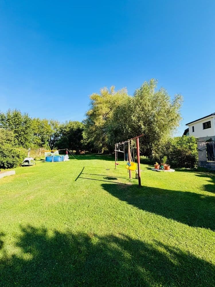 Pronájem bytu 4+1 152 m², Zlatá, Středočeský kraj Pronájem bytu 4+1 152 m², Zlatá, Středočeský kraj