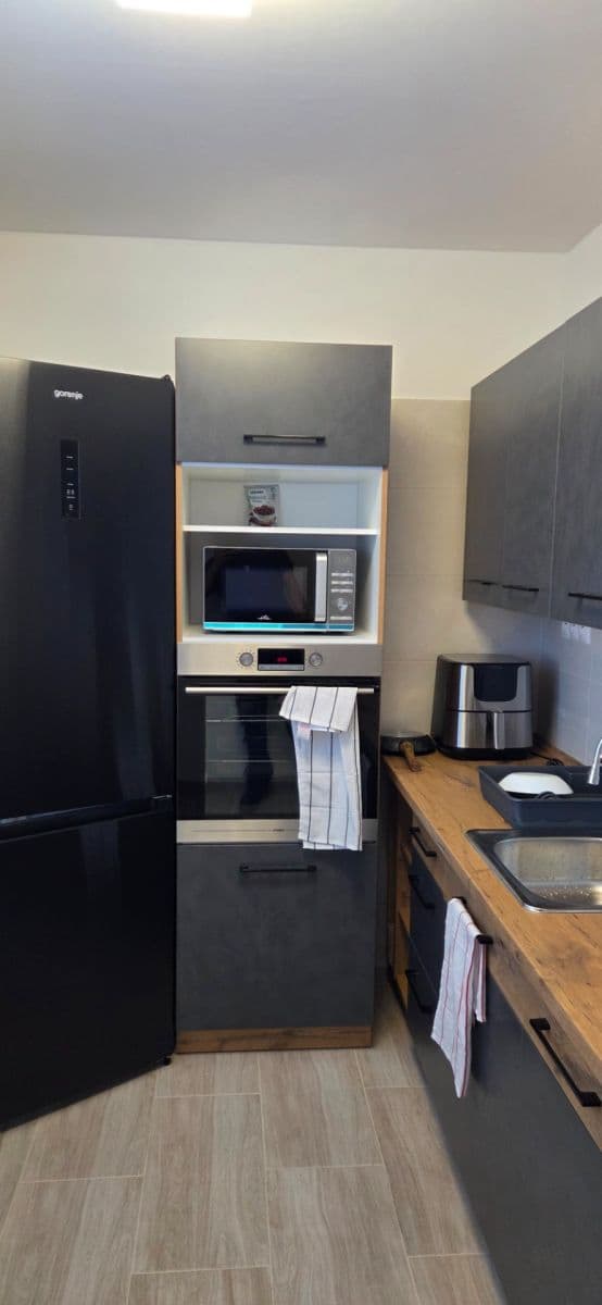 Pronájem bytu 2+1 48 m², Fedákova, Dúbravka, Bratislavský kraj Pronájem bytu 2+1 48 m², Fedákova, Dúbravka, Bratislavský kraj