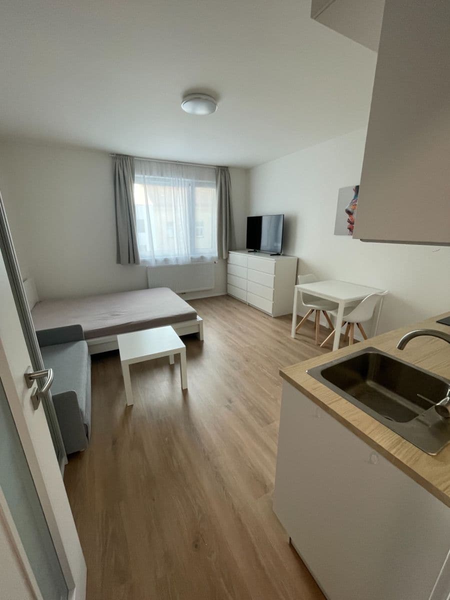 Pronájem bytu 1+kk 30 m², Nad Kolčavkou, Praha, Praha Pronájem bytu 1+kk 30 m², Nad Kolčavkou, Praha, Praha
