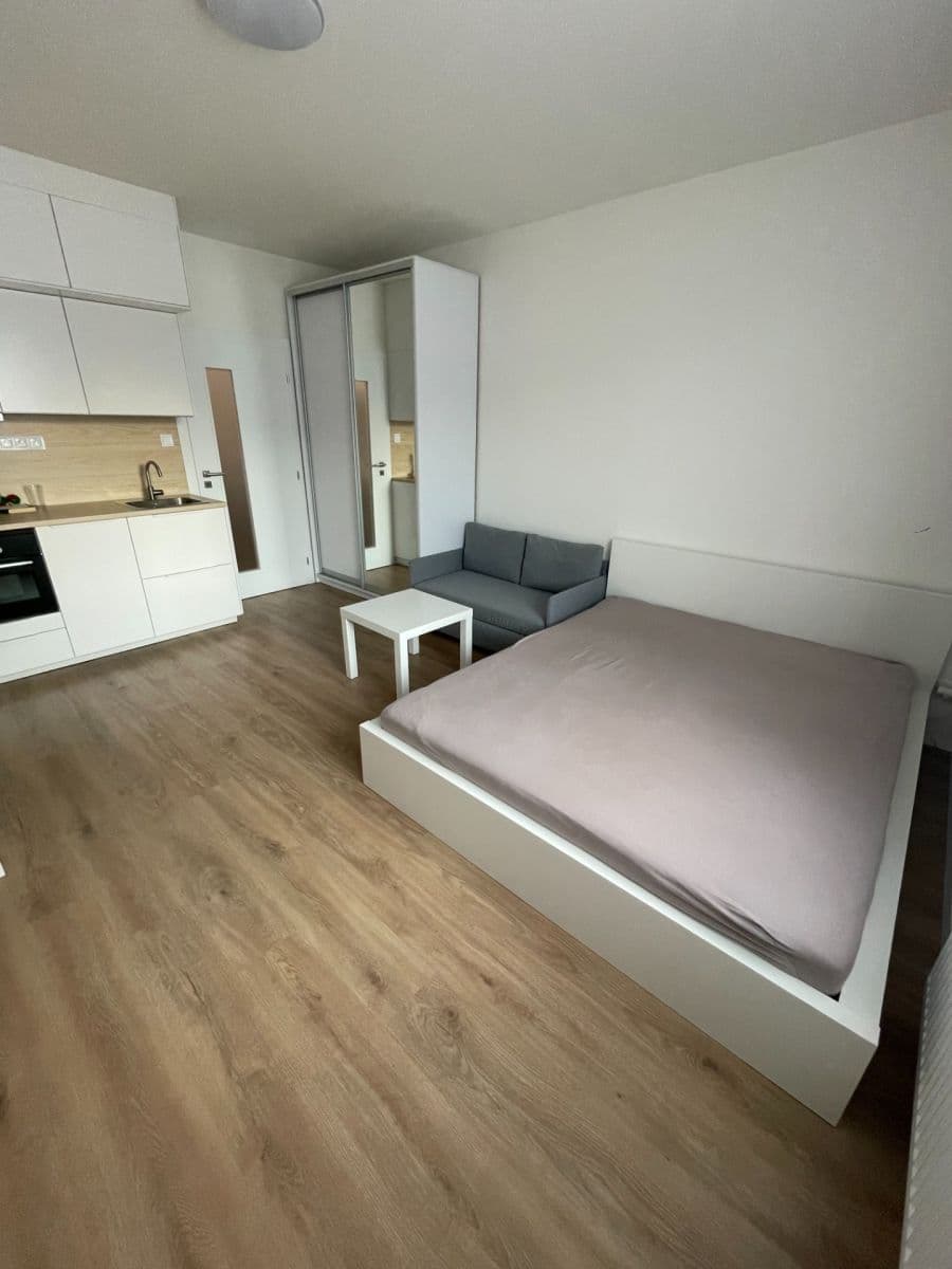 Pronájem bytu 1+kk 30 m², Nad Kolčavkou, Praha, Praha Pronájem bytu 1+kk 30 m², Nad Kolčavkou, Praha, Praha