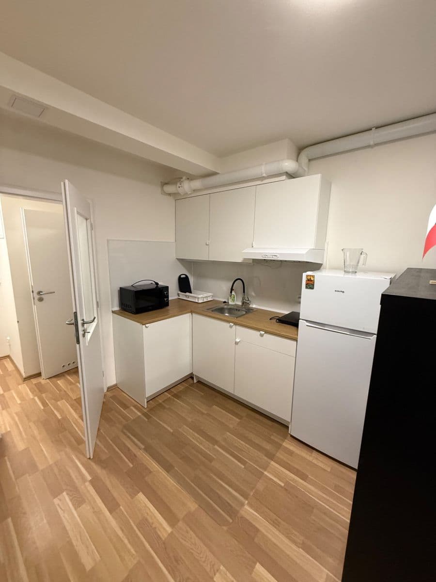 Pronájem bytu 1+kk 29 m², Děčínská, Praha, Praha Pronájem bytu 1+kk 29 m², Děčínská, Praha, Praha